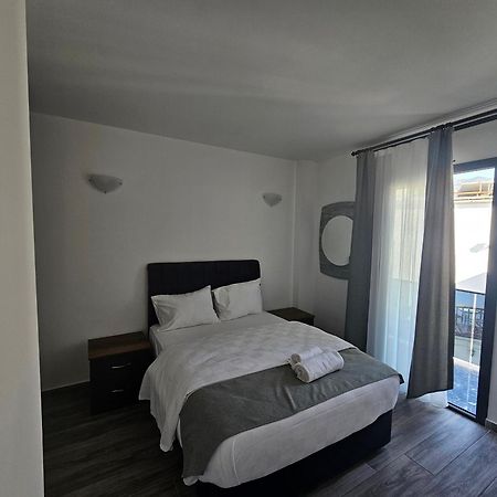 Cyprus Harbour Suites Girne Buitenkant foto