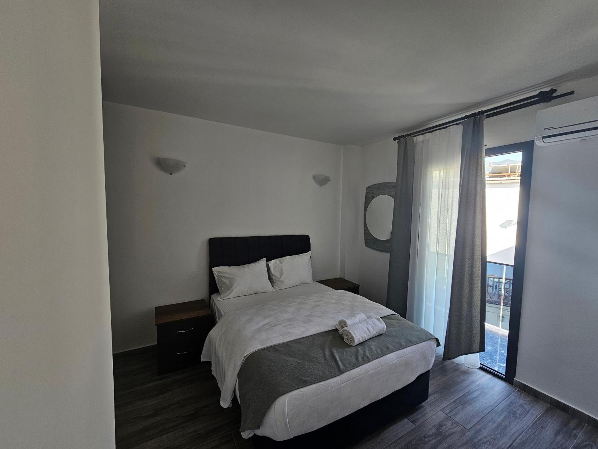 Cyprus Harbour Suites Girne Buitenkant foto