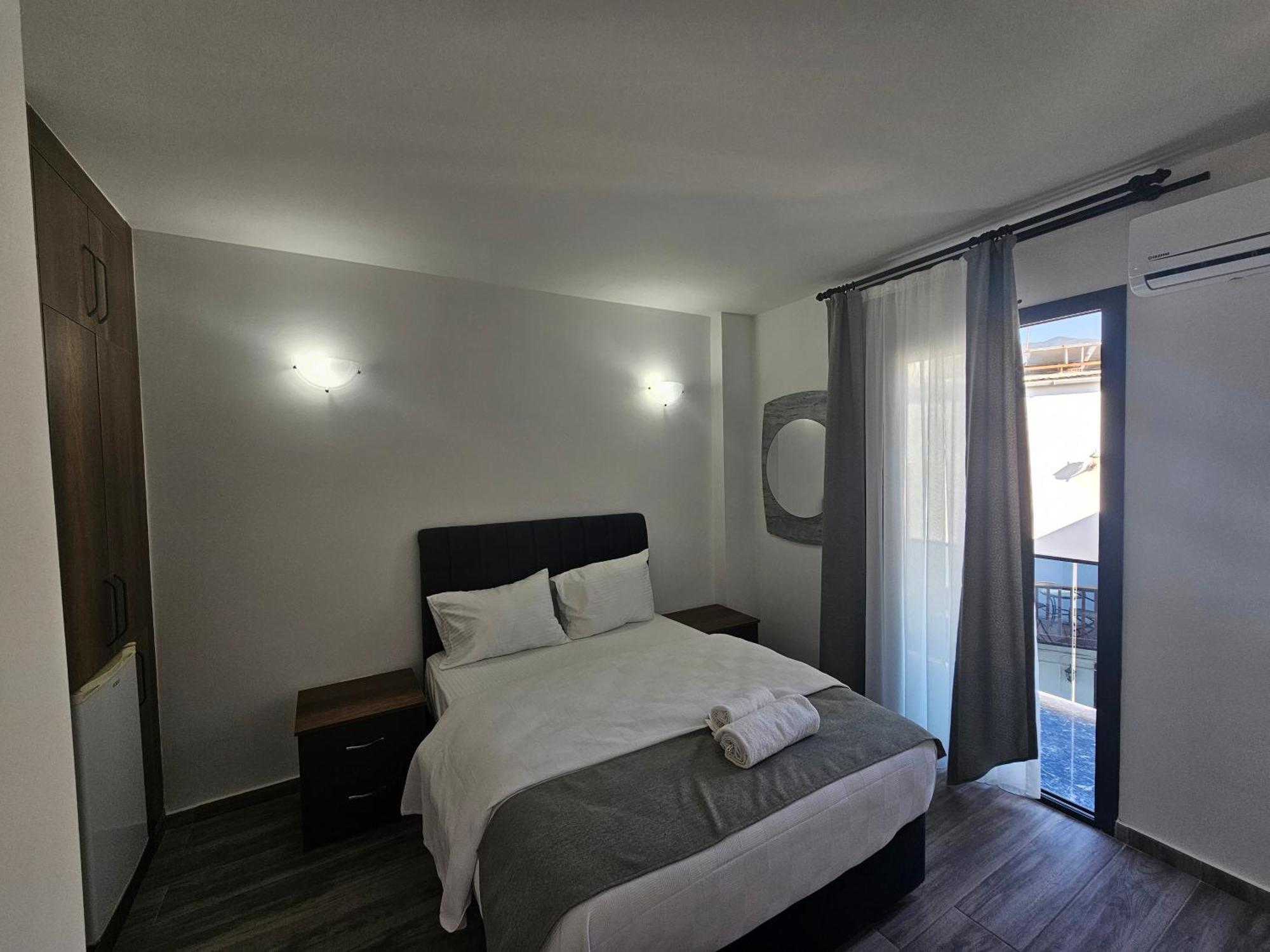 Cyprus Harbour Suites Girne Buitenkant foto
