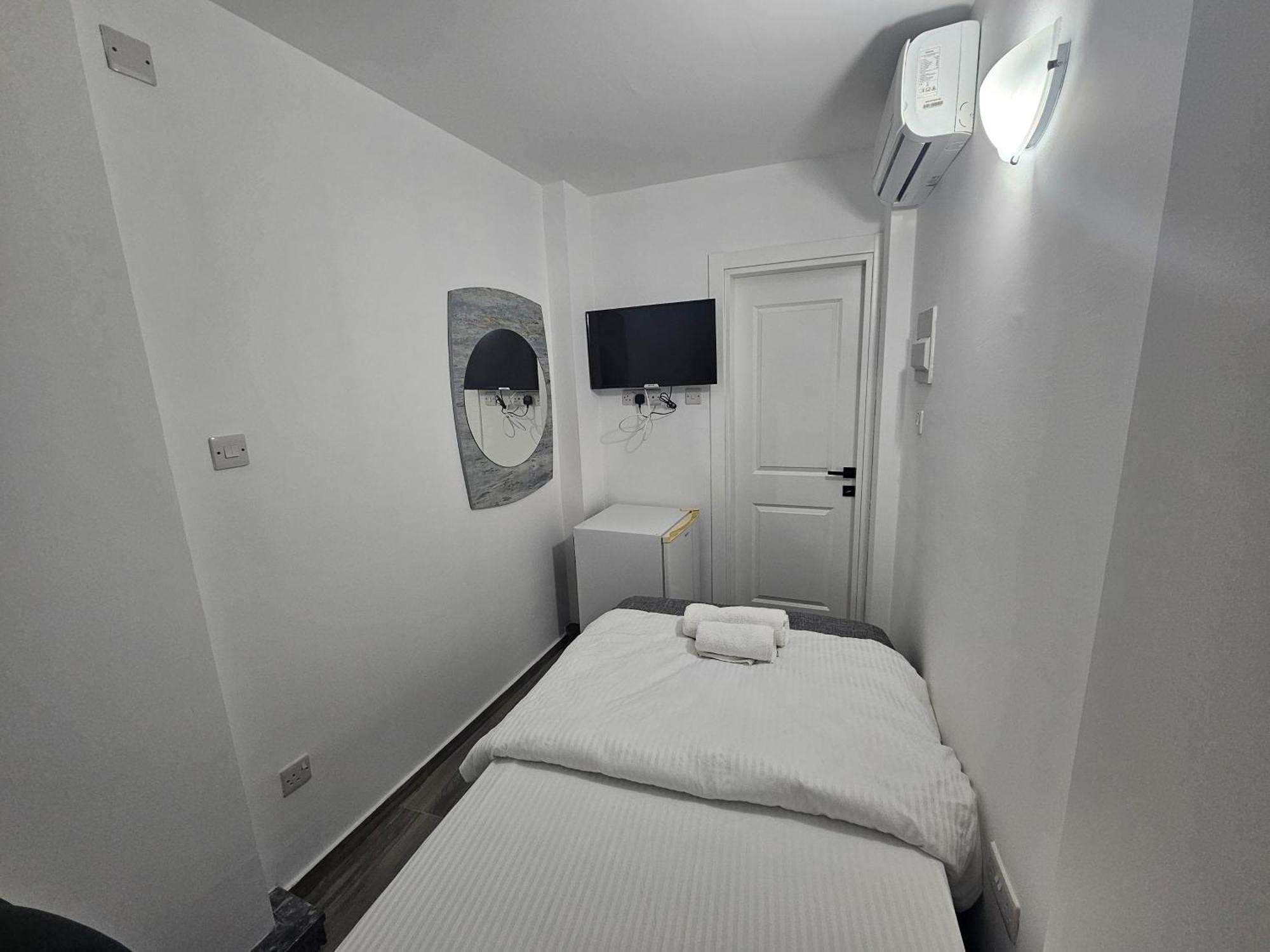 Cyprus Harbour Suites Girne Buitenkant foto