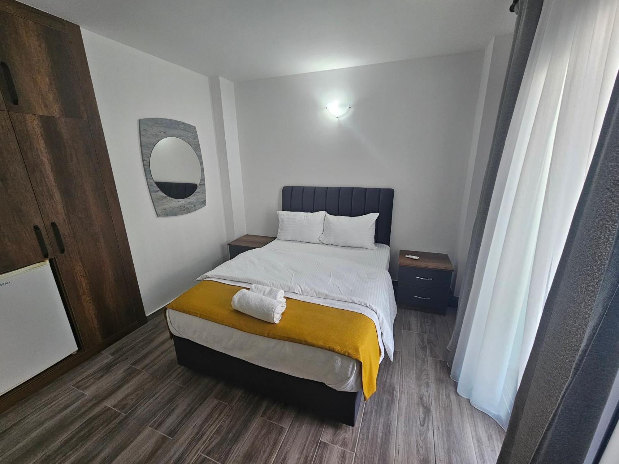 Cyprus Harbour Suites Girne Buitenkant foto