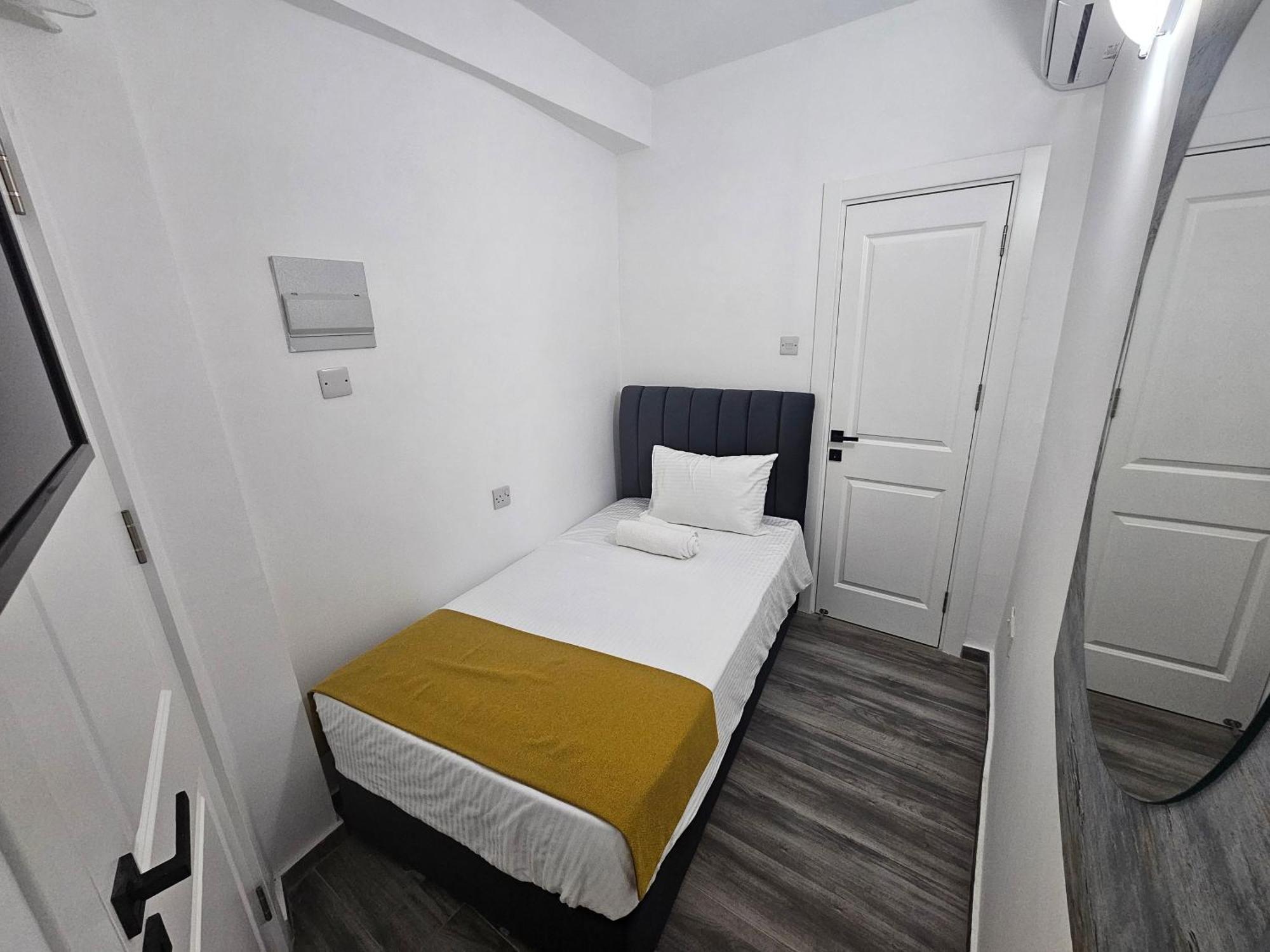Cyprus Harbour Suites Girne Buitenkant foto