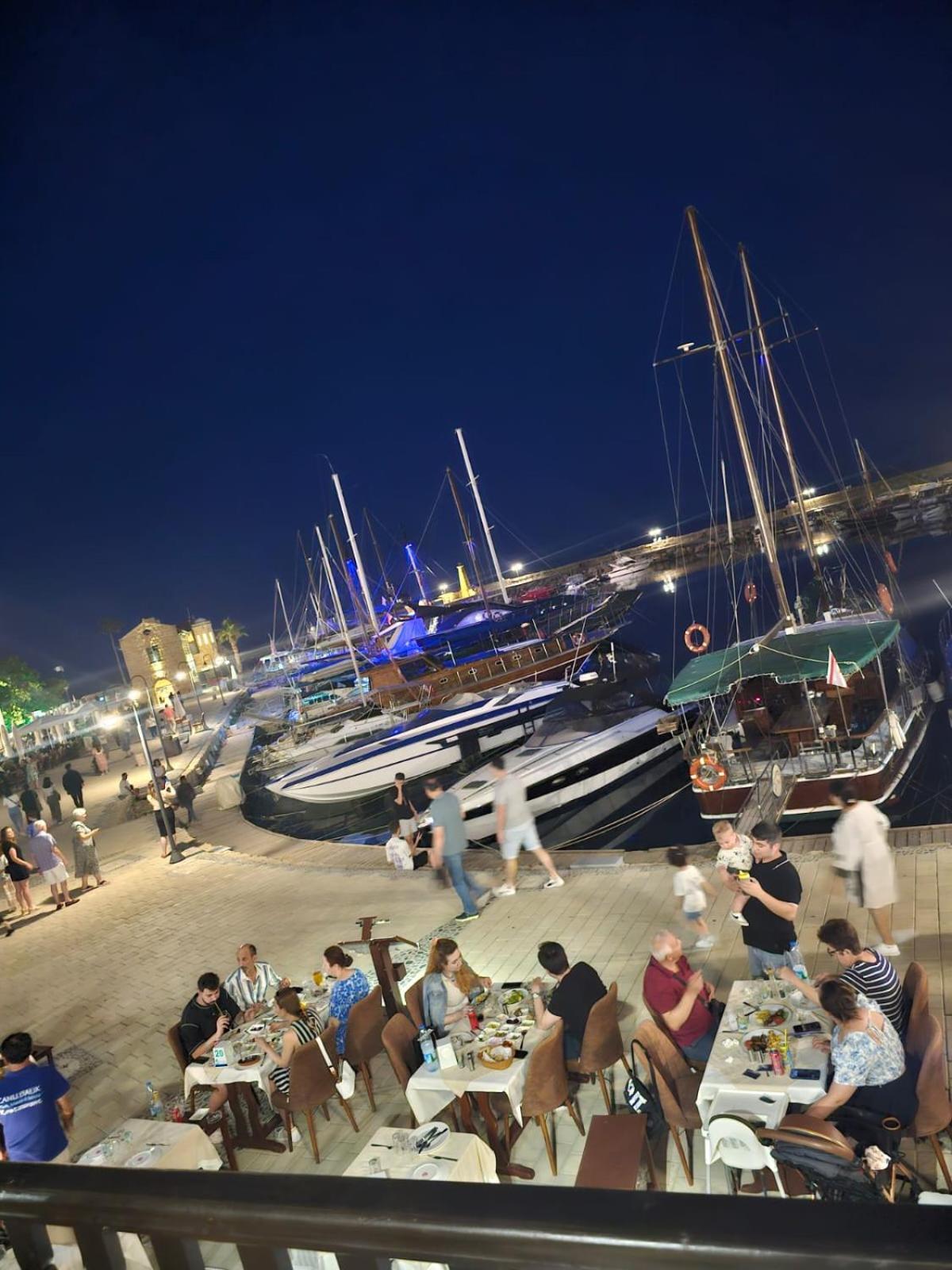 Cyprus Harbour Suites Girne Buitenkant foto