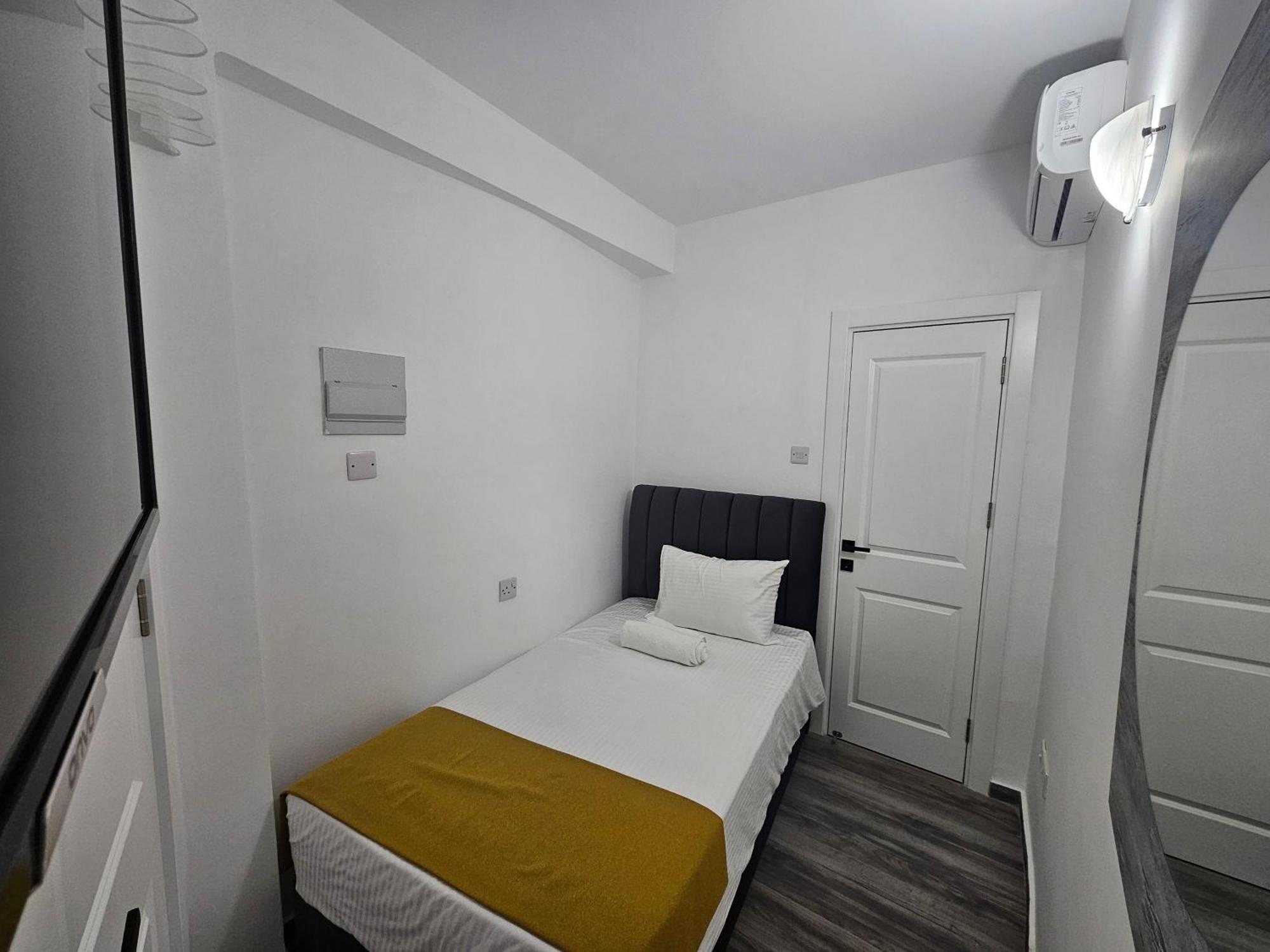 Cyprus Harbour Suites Girne Buitenkant foto