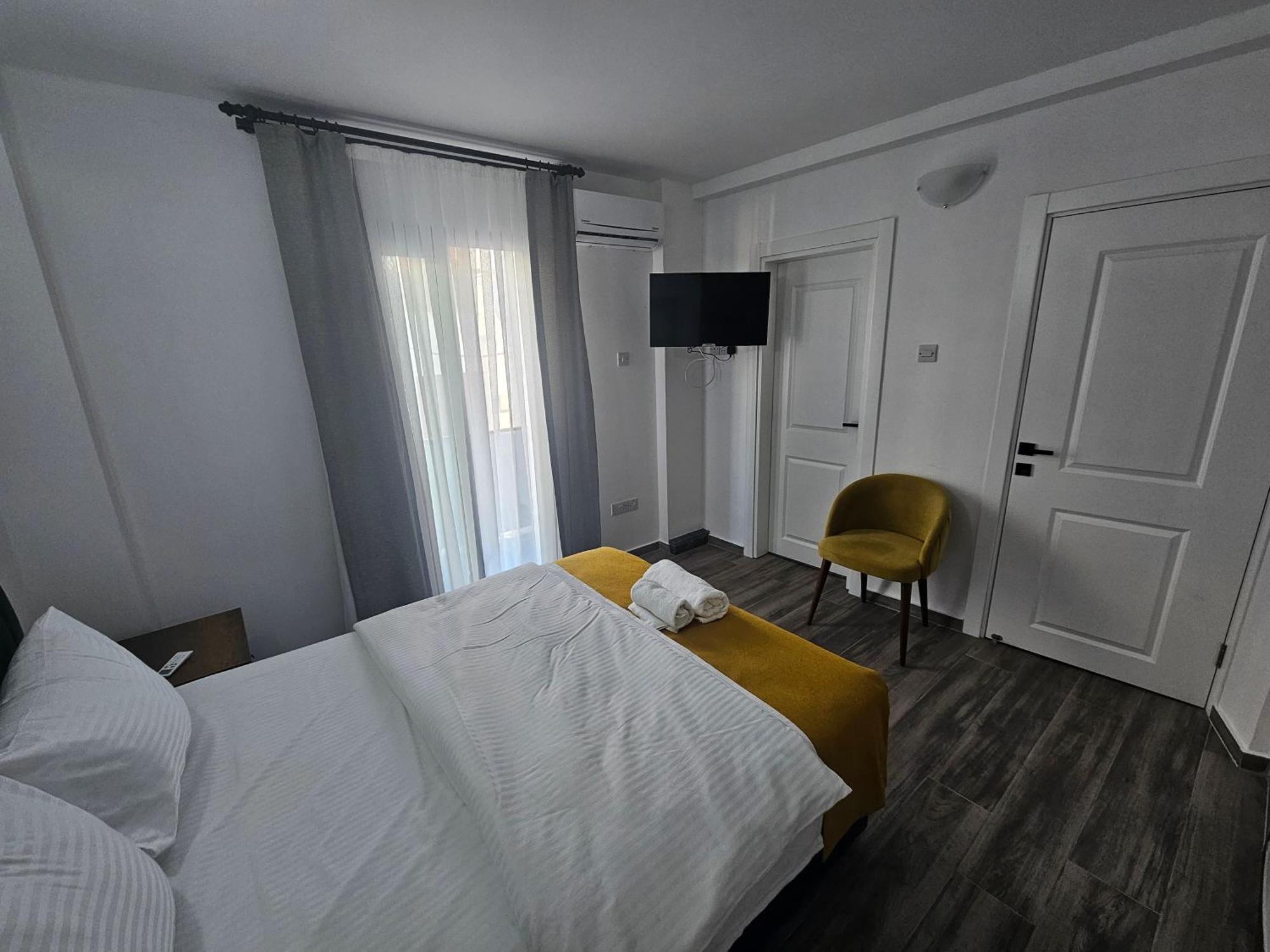 Cyprus Harbour Suites Girne Buitenkant foto